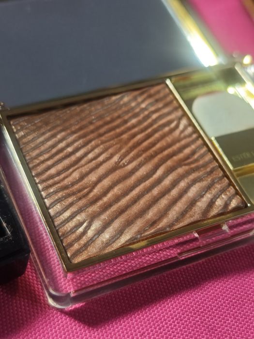 Blush Chanel Joues Contraste + Iluminator Estée Lauder Powder Gelée