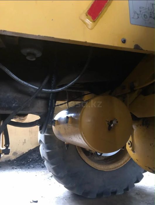 Продам фронтальный погрузчик LW300