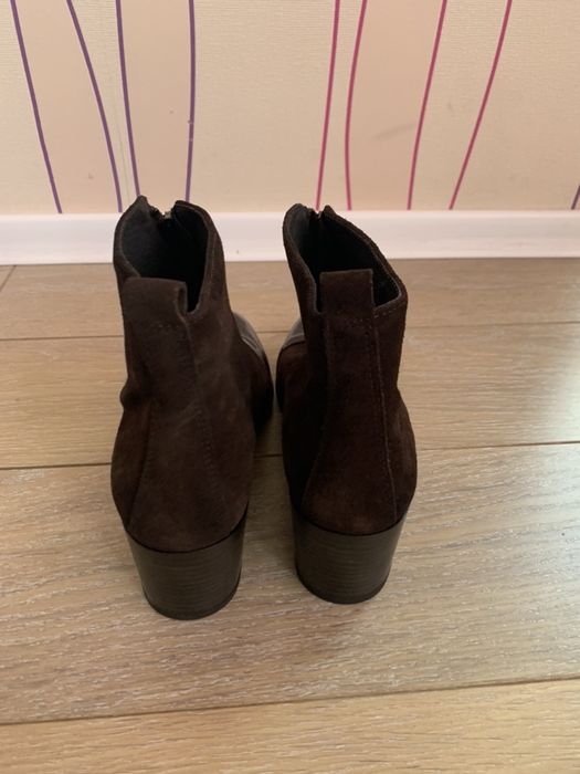 Боти от естествена кожа всичко по 55 лв.