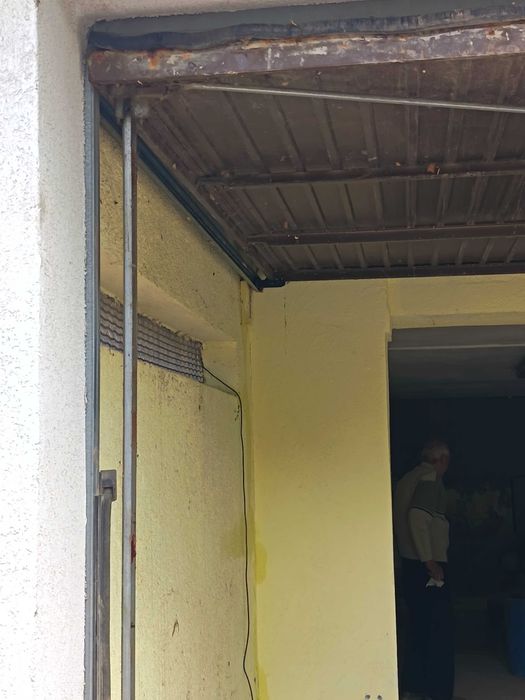 Ușa garaj.Constructii