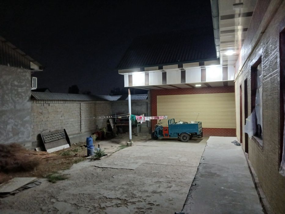 Бектемир тумани.1.7соток 3хона.ошхона,хаммоми бор.