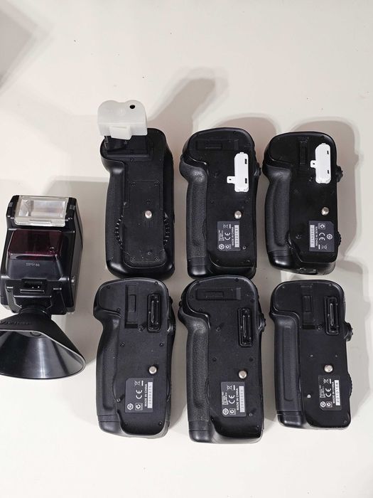 Flash Grip Multi Power Battery Pack Nikon