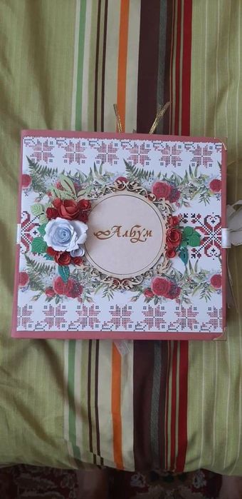 Албуми,картички,банери,картички,кошници с бонбони,картонени торти