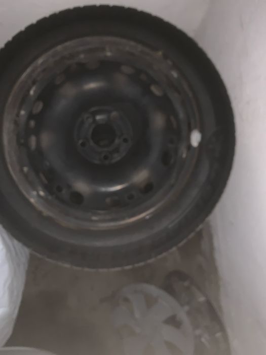 Летнея резина с дисками  в хорошем состояние