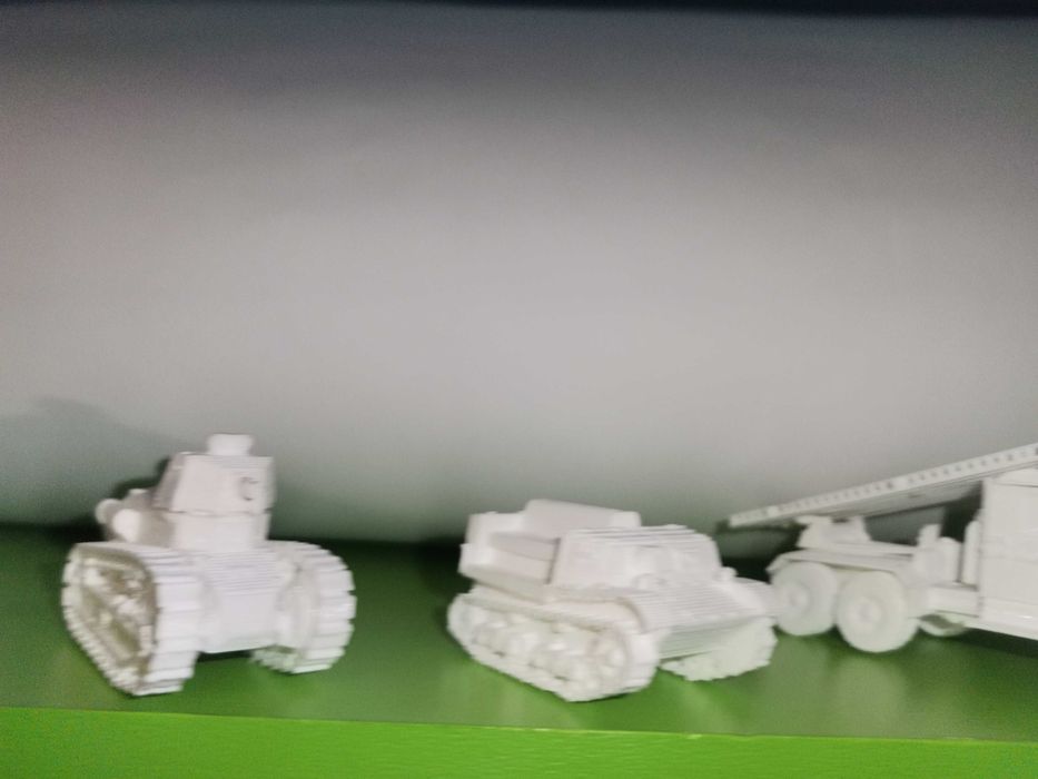 Военни модели на танкове и военни машини