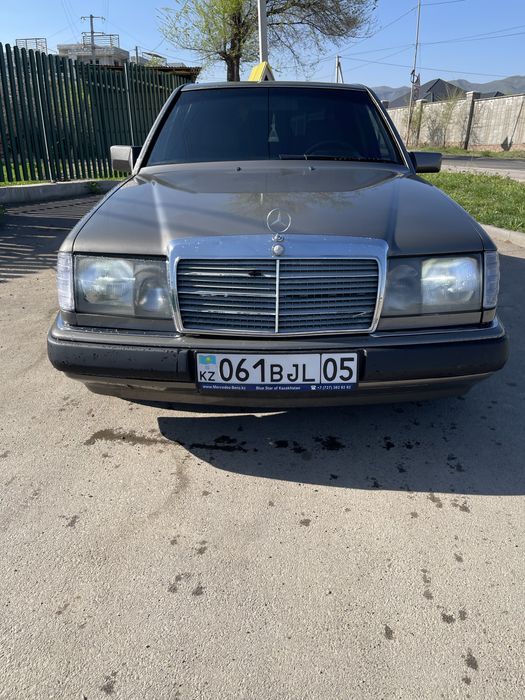 Мерседес Бенс 124