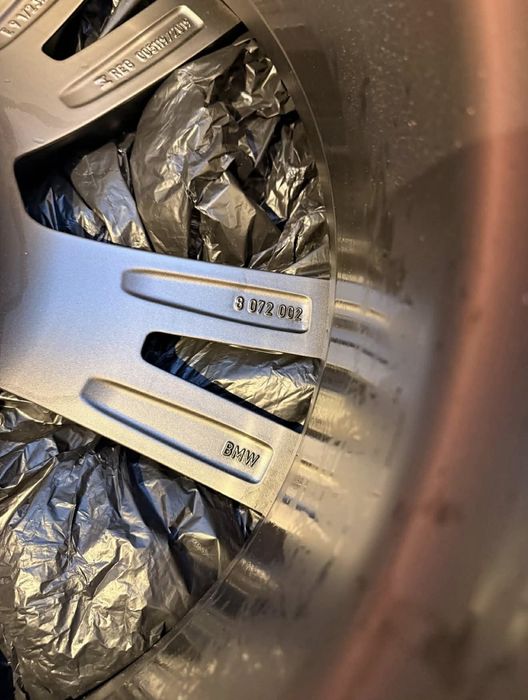 Гуми с джанти BMW G05 X5 M50 22.цола