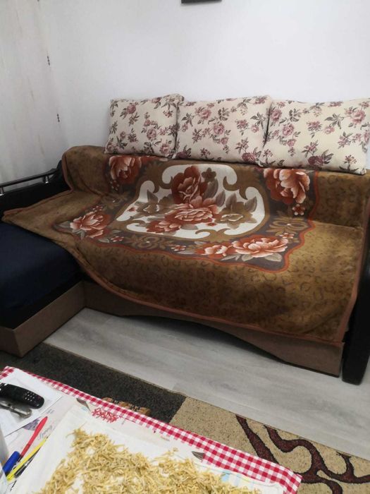 Vând piese de mobilier lemn masiv sufragerie