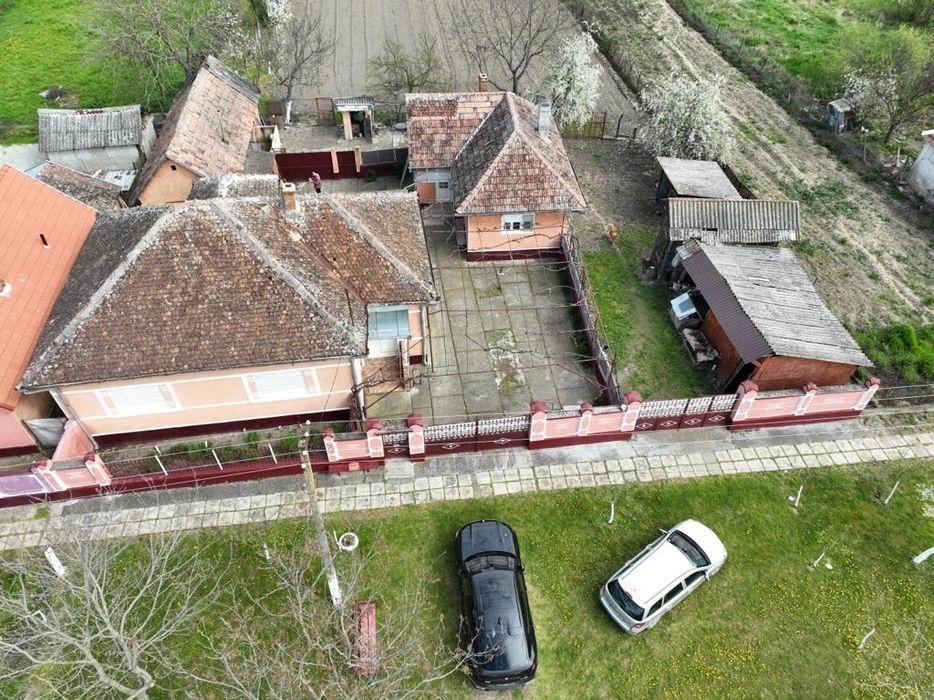 Casă solida din caramida in comuna Șicula jud.Arad
