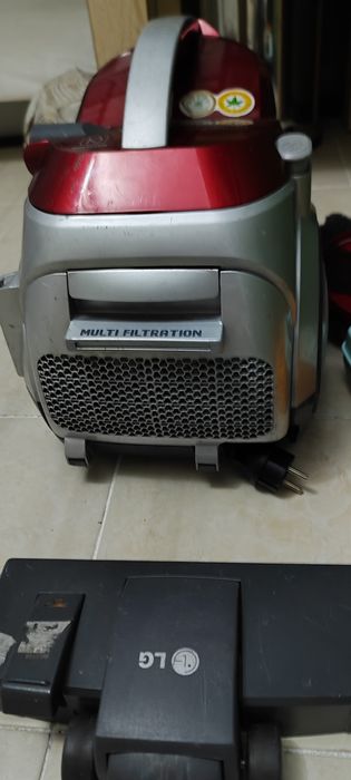 Пылесос LG 2000W