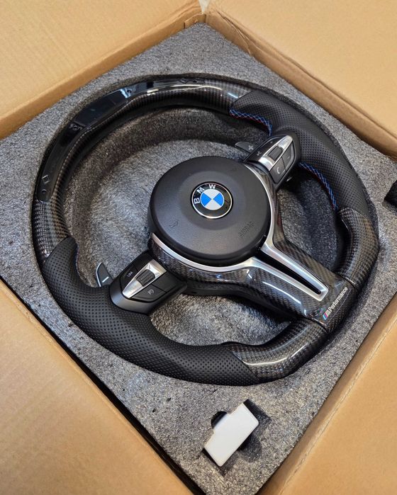 Карбонов волан с дисплей за БМВ Ф30 Ф31 Ф34 Ф32 BMW F30 F31 F32 F34