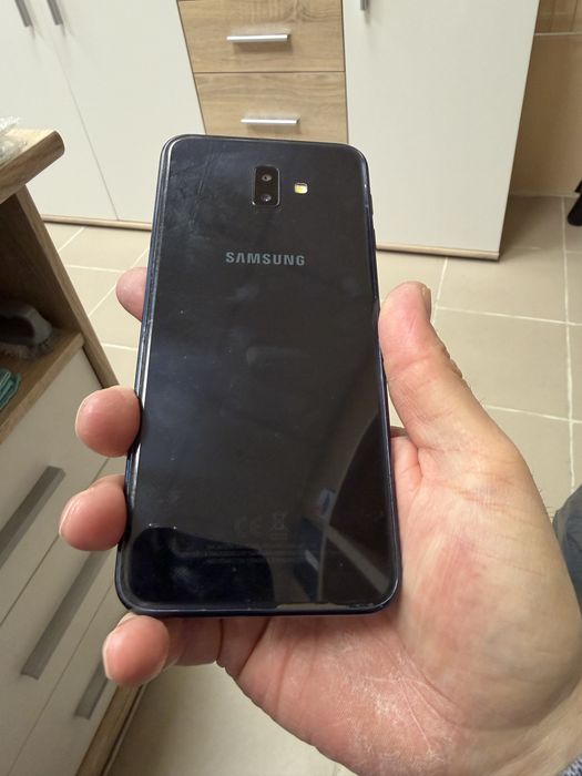 Samsung Galaxy J6 Plus 3/32gb - отличен