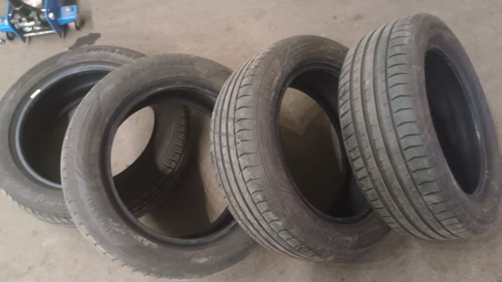 Продам резину 215/55/r17