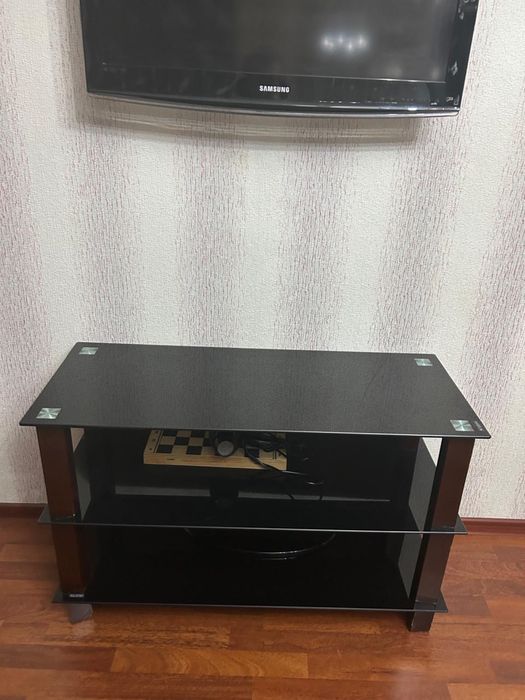Столик под телевизор