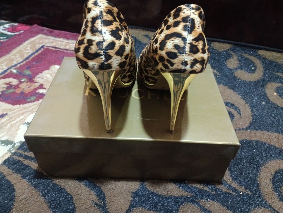 Женские туфли почти янги оригинал