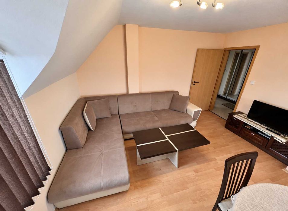 Тристаен под наем в Банско, 80 м², 2 спални – дългосрочно