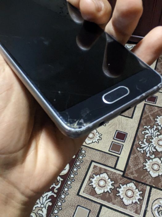 Samsung A3 16gb сотилади