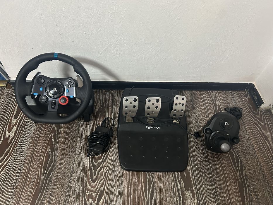 цял гейминг комплект – Samsung TV + PS4 + Logitech G29 + игри