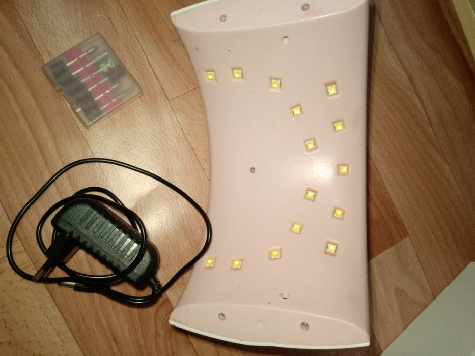 Продам лампу для маникюра