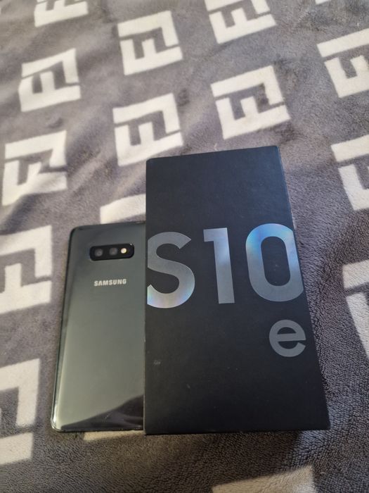 Samsung s10e в отличном состоянии