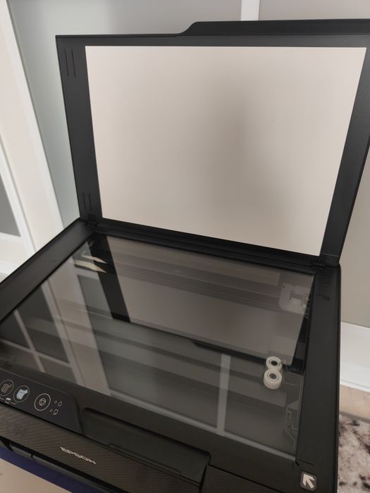 Продам цветной принтер Epson 3251