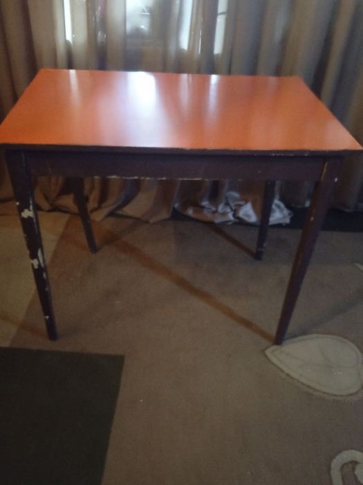 Стол сотилади 250.000