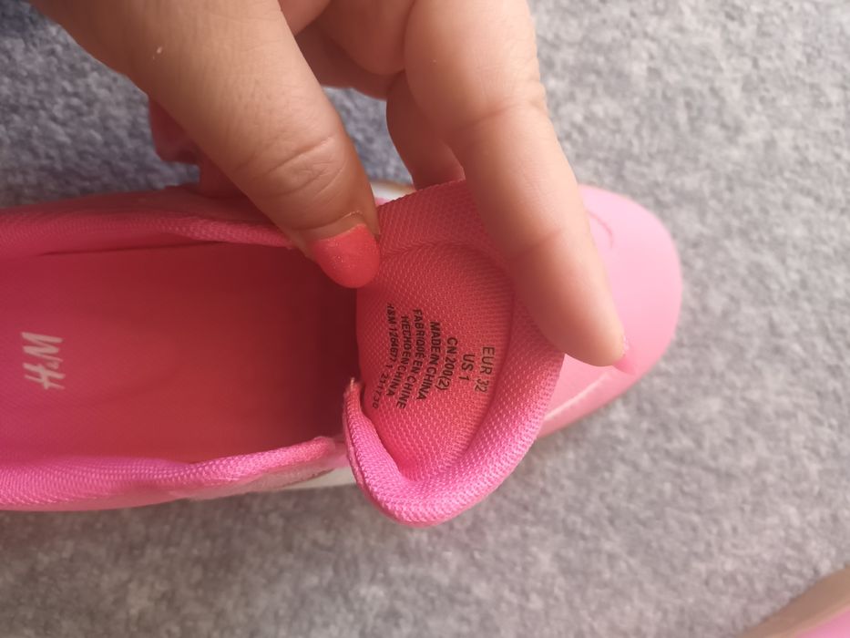 Маратонки от НМ на Мини маус