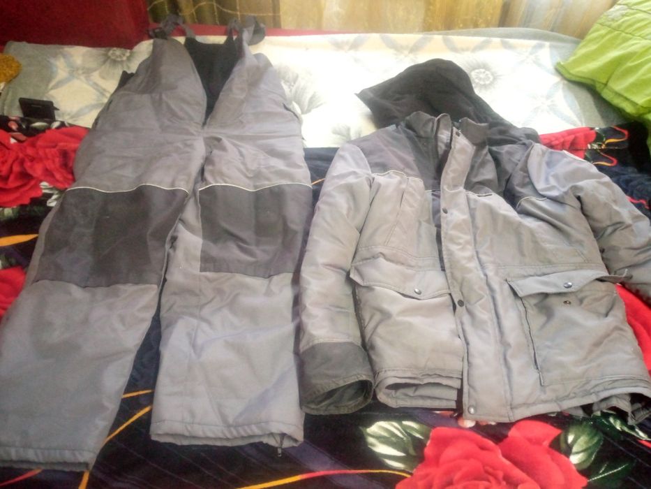 Продам зимний костюм для рыбалки.