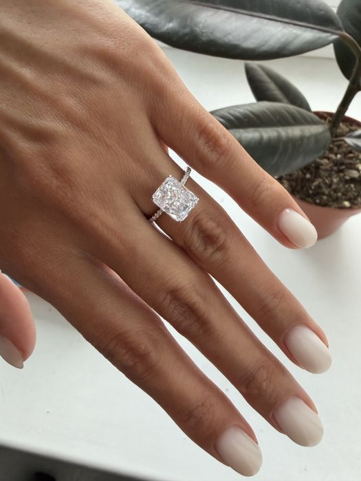 Серебряное кольцо с цирконом