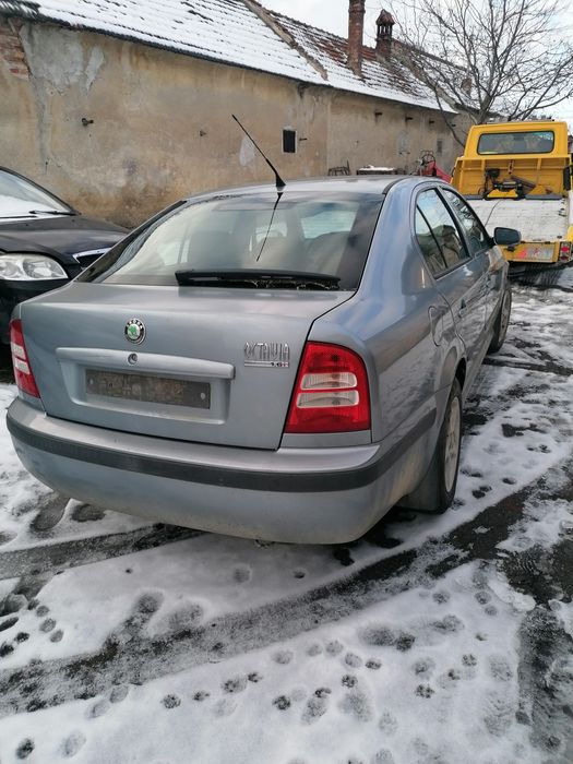 Dezmembrez Skoda octavia 1