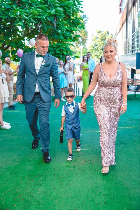 Детски костюм с къс панталон