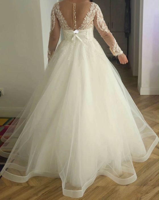 Vand rochie mireasa noua