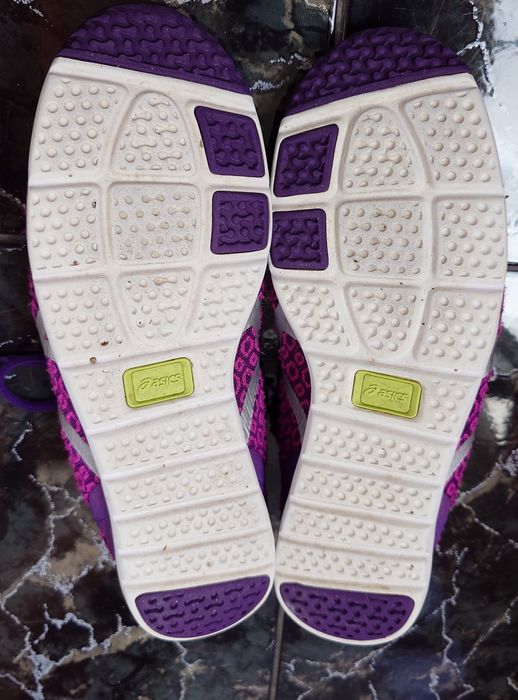 Дамски маратонки Asics размер 39