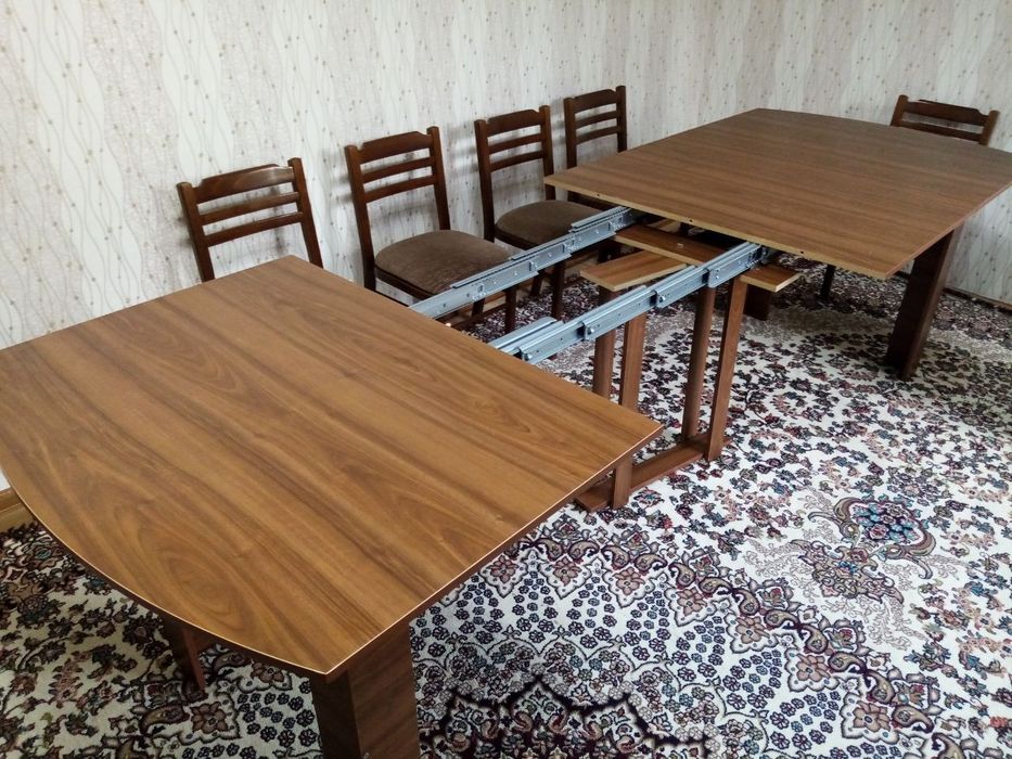 Продаю раздвижной стол консоль.