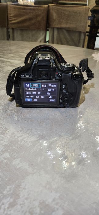 Canon EOS 600d sotiladi