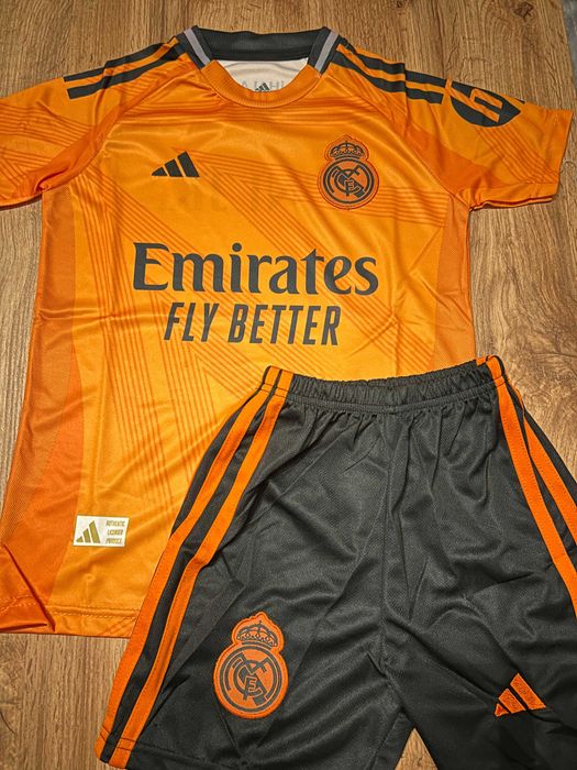 Reducere: Tricouri Echipament fotbal copii-Federico Valverde