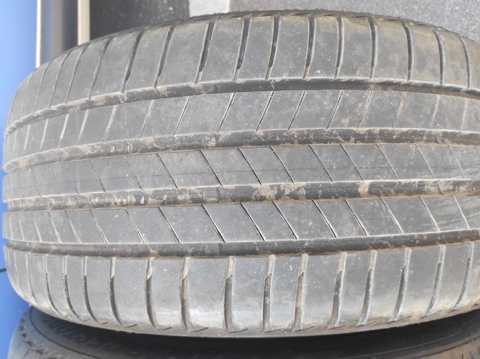 245/40/19 Bridgestone