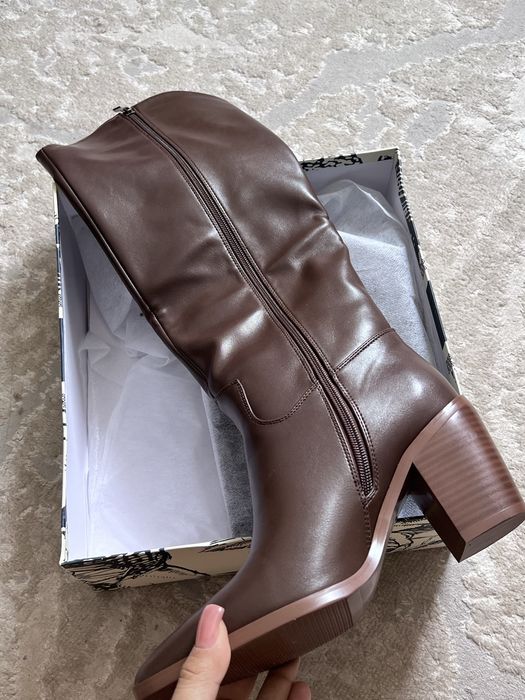 Сапоги новые продается