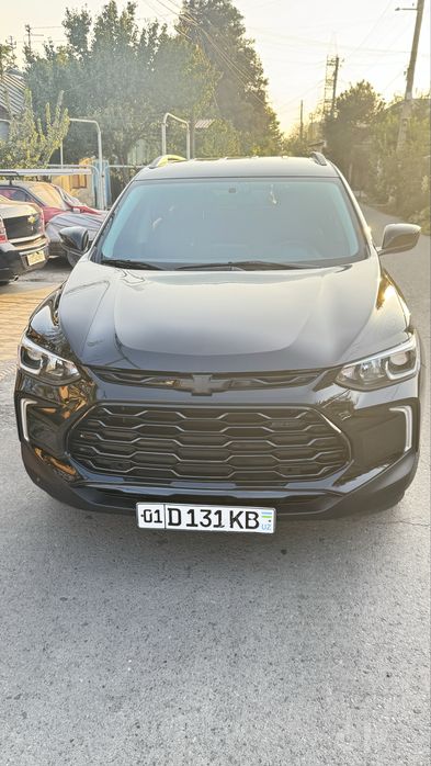 Trecker-2 LS 2023 Rangi qora 40 000 km yurgan