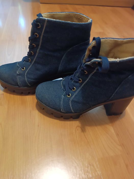 Дамски дънкови боти