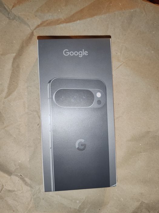 Vând telefon sigilat