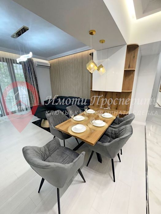 Дава се под наем Тристаен апартамент в София, Център - 85 кв.м за 1350 € - Снимка #1