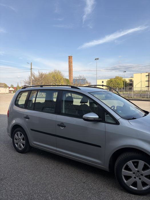VW Touran 2012.