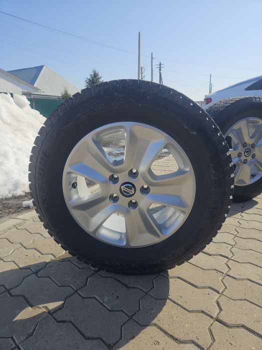 Продам шины Bridgestone Blizzak Spike-02
