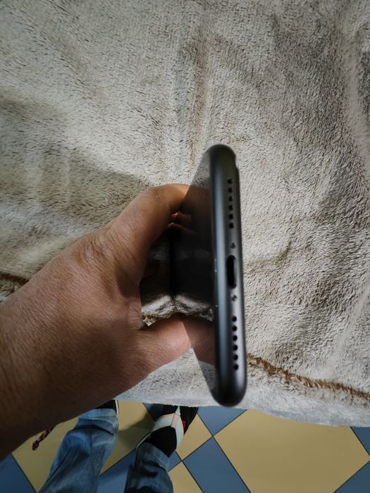 IPhone 11 -Space Grey, 64GB, 97% Капацитет на батерията,26.3.1-версия