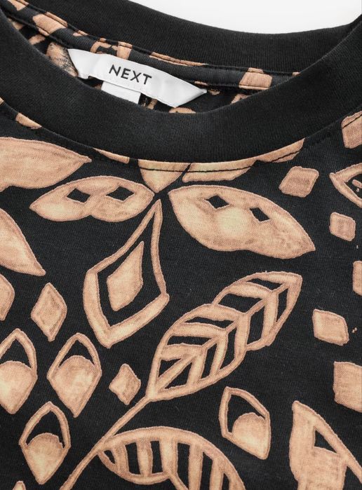 Next рокля в черно