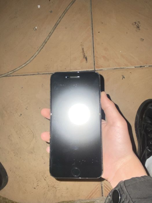 Продам айфон 7+ срочно