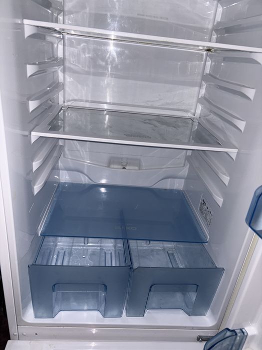 Продам холодильник