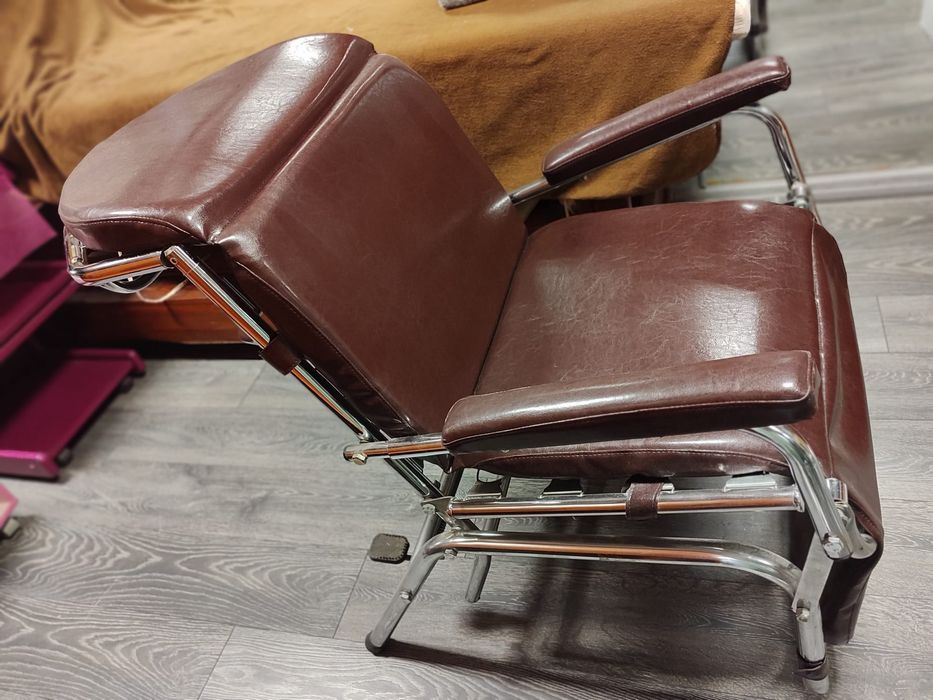 Стол/кушетка за бръснене или козметични салони