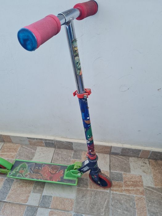 Vând role hy skate abec 1 și b-square, trotineta, bicicleta și genunchiere cotiere cu casca
